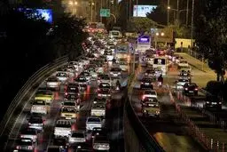 سرهنگ عابدی: ازدحام مسافران خط ۴ مترو موجب ترافیک سنگین در خیابان‌های این مسیر شده است