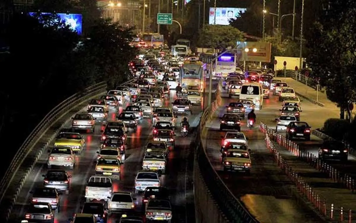 سرهنگ عابدی: ازدحام مسافران خط ۴ مترو موجب ترافیک سنگین در خیابان‌های این مسیر شده است