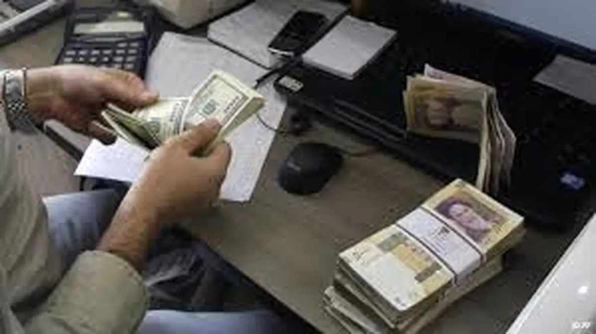 مسئولان بانک مرکزی از باجه‌های ارزی در فرودگاه امام(ره) بازدید کردند