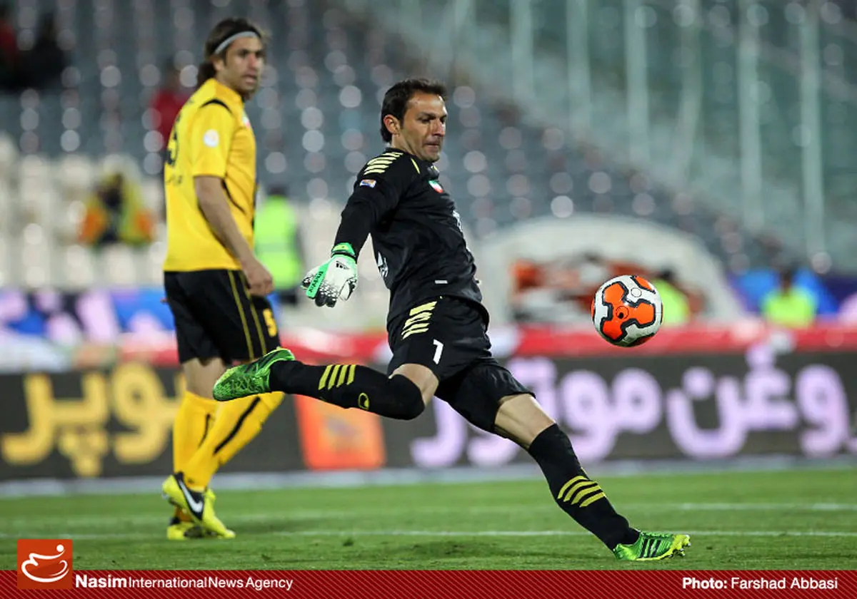 شایعه قهر رحمان احمدی از سپاهان تکذیب شد