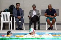  رئیس کمیته ملی المپیک از اردوی تیم‌های ملی شنا و بدمینتون بازدید کرد