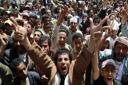 منابع سعودی: ارتش یمن کار سختی برای سرکوب اعتراضات مردمی دارد
