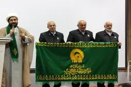 خادمان حرم علی بن موسی الرضا(ع) به شهدا ادای احترام کردند