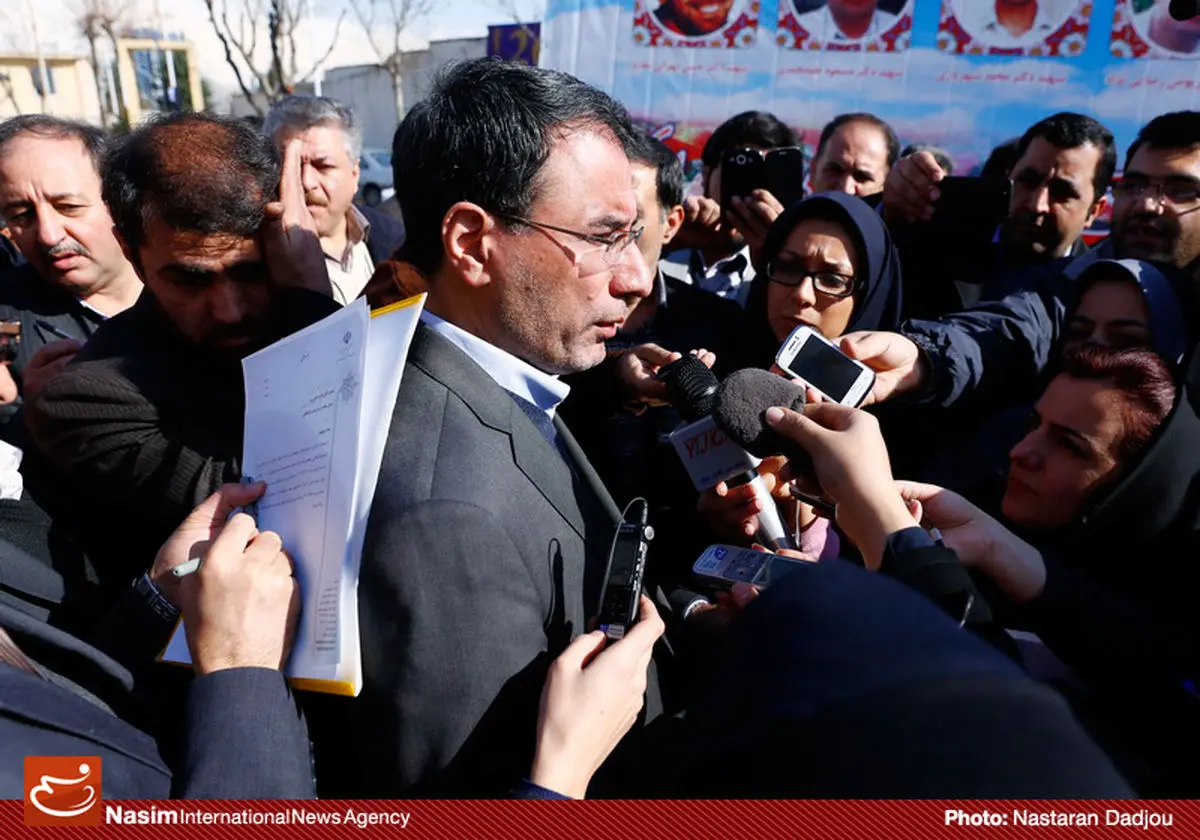 فرجی دانا: رفتنم به خارج از کشور تحت عنوان فرصت مطالعاتی شایعه است