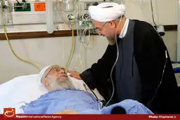 روحانی از رهبر معظم انقلاب عیادت کرد