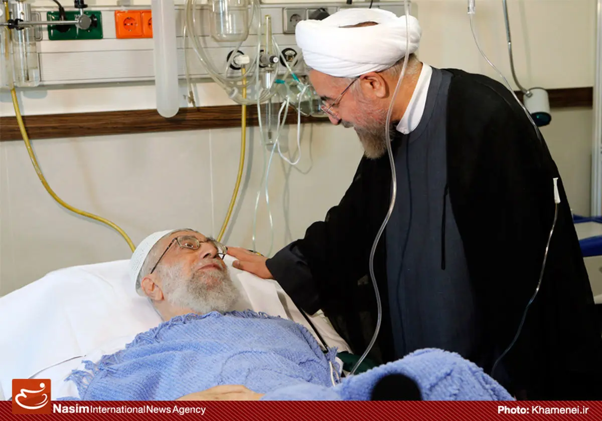 روحانی از رهبر معظم انقلاب عیادت کرد