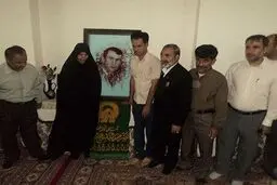 خادمان امام رضا(ع) با خانواده شهدای مدافع حریم ولایت دیدار کردند