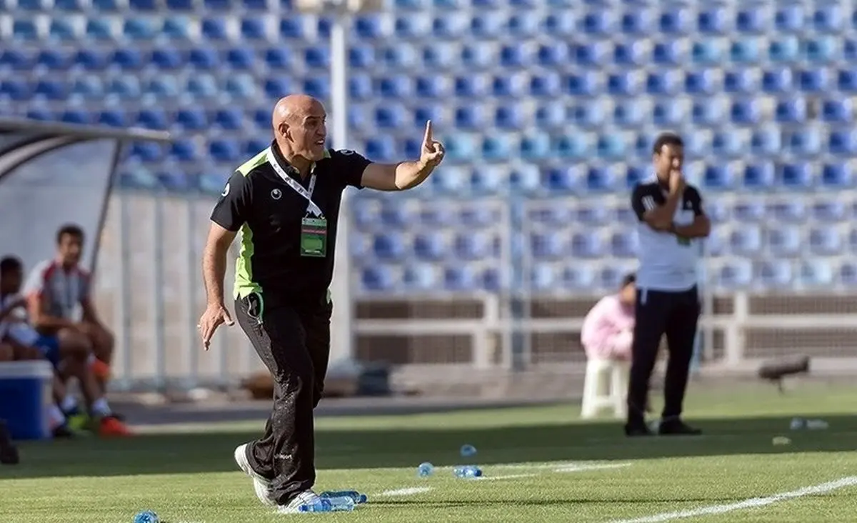 منصوریان: در بازی با استقلال قلباً تمایل ندارم روی نیمکت بنشینم