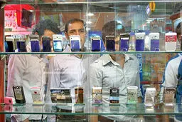 معاون ستاد مبارزه با قاچاق کالا و ارز: بازار موبایل را از وجود کالاهای قاچاق پاک می‌کنیم