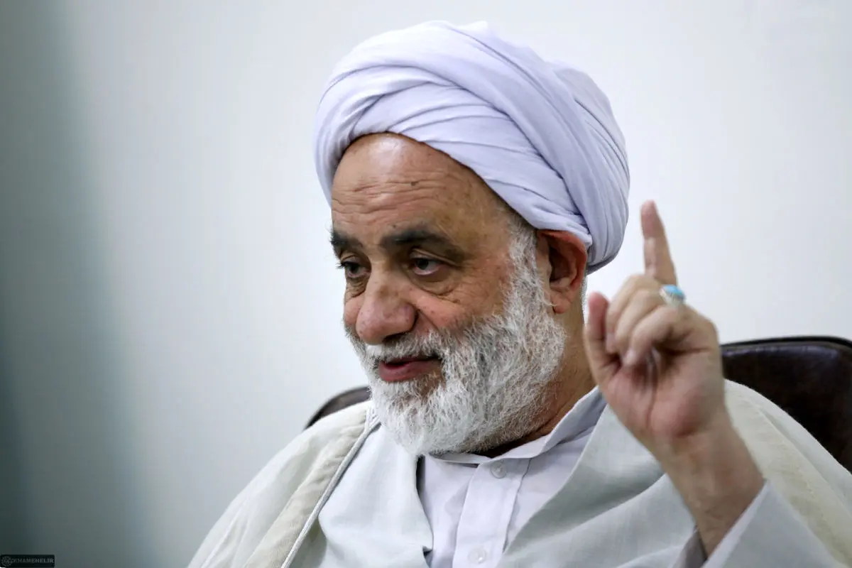 حجت‌الاسلام قرائتی: مخالف ازدواج دانشجویی و موافق ازدواج دبیرستانی هستم