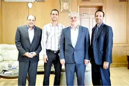 ملی‌پوش کاراته با مدیر عامل سازمان تأمین‌اجتماعی دیدار کرد