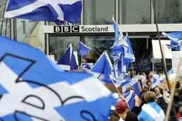 مردم اسکاتلند علیه تبلیغات رسانه‌ای 