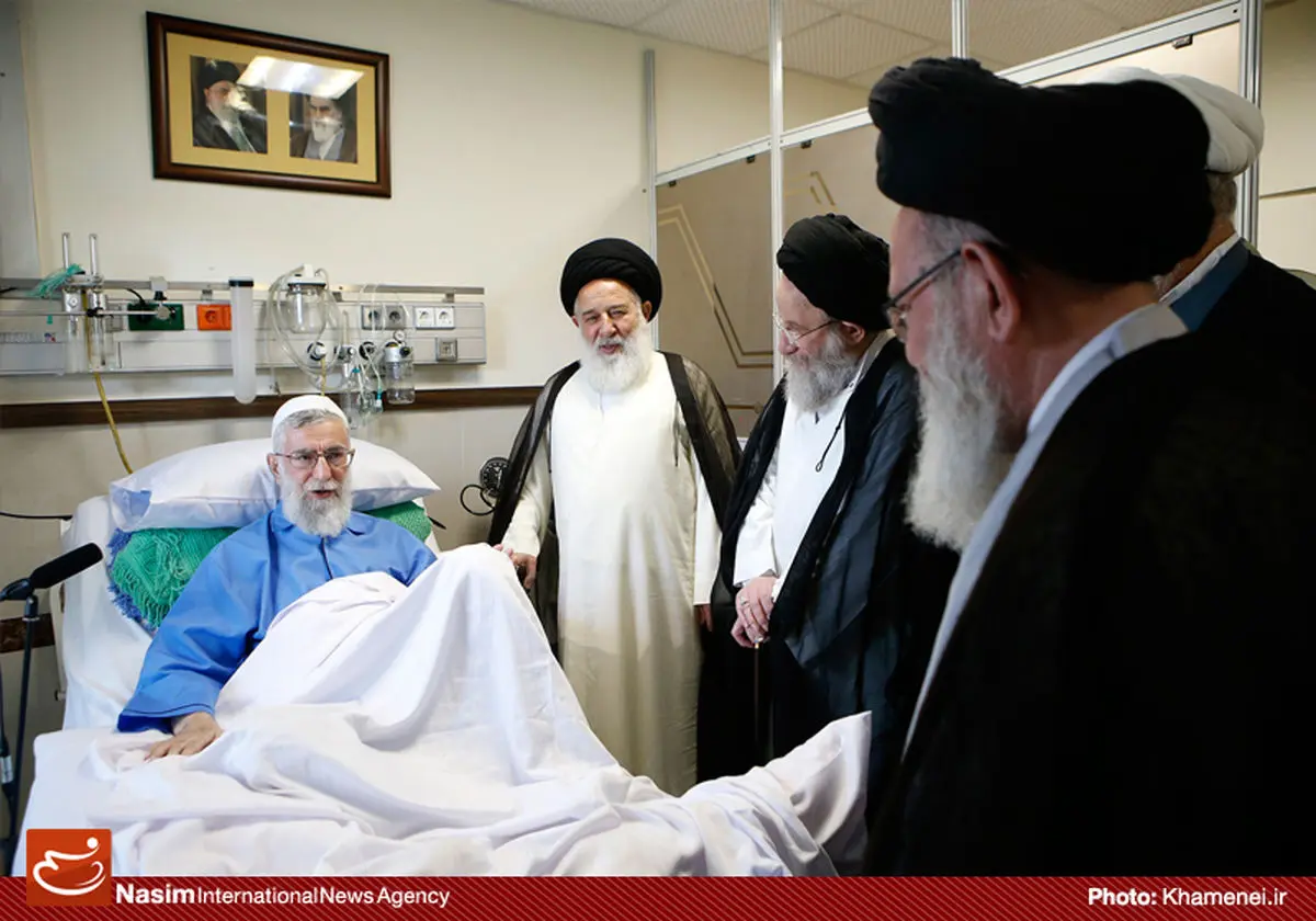 عکس خبری:: عیادت آیت‌الله حسینی زنجانی و حجج اسلام گلپایگانی  از رهبر معظم انقلاب