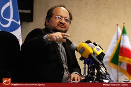 شریعتمداری: قیمت آرد و نان به زودی اصلاح می‌شود