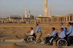 نماینده ولی فقیه در امور حج و زیارت در جمع جانبازان نخاعی حضور یافت