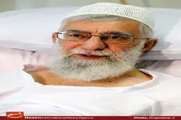 امیر و نخست‌وزیر قطر در پیامی برای رهبر انقلاب آرزوی بهبودی کردند