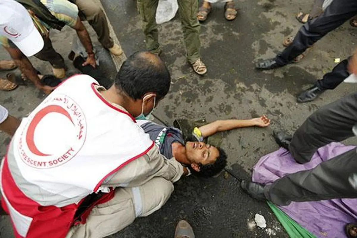 نظامیان یمنی بار دیگر به تظاهرات مسالمت‌آمیز در صنعاء حمله کردند