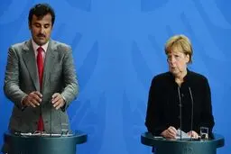 امیر قطر با صدر اعظم آلمان در برلین دیدار کرد