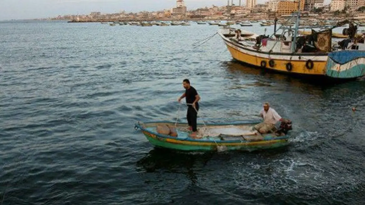 رژیم صهیونیستی با نقض آتش بس یک ماهیگیر فلسطینی را زخمی کرد