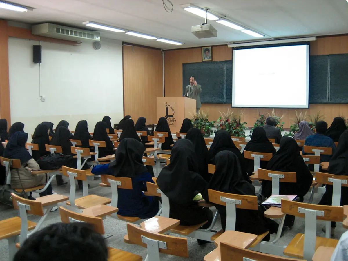 افزایش شهریه‌ دانشگاه‌ آزاد و اخراج دانشجویان ایرانی از نروژ در برنامه "حذف و اضافه" بررسی شد