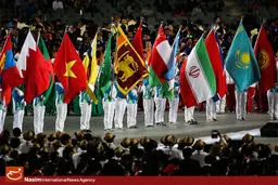 روز نخست بازی‌های آسیایی با صدرنشینی میزبان در جدول مدال‌ها به پایان رسید