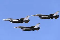 رویترز: جنگنده‎های آمریکایی منطقه عین العرب در سوریه را بمباران کردند