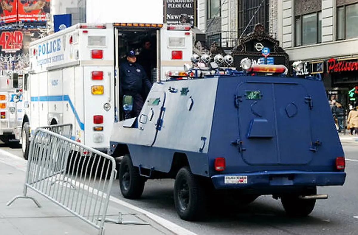 انگلیس ۹ نفر را به اتهام عضویت در گروه‌های تروریستی و حمایت از آنها بازداشت کرد