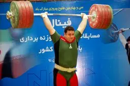 بهادر مولایی: نباید به زانویم فشار می‌آوردم