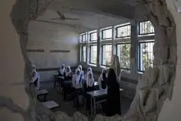 کمک‌های دانش‌آموزان برای بازسازی مدارس غزه جمع‌آوری می‌شود