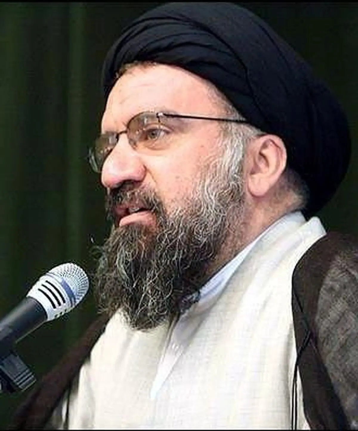 آیت‌الله خاتمی: حوزه‌های علمیه از ظرفیت‌های خود برای گسترش هنر استفاده کنند
