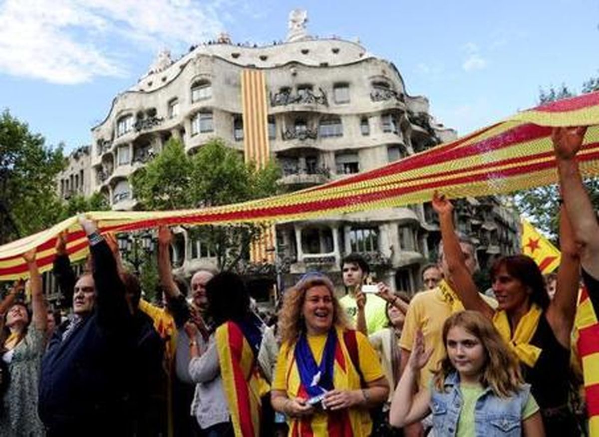 رئیس منطقه کاتالونیای اسپانیا از فراخوان برای استقلال این منطقه خبر داد