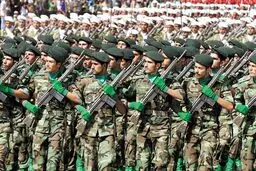 مراسم رژه هفته دفاع مقدس در مشهد آغاز شد