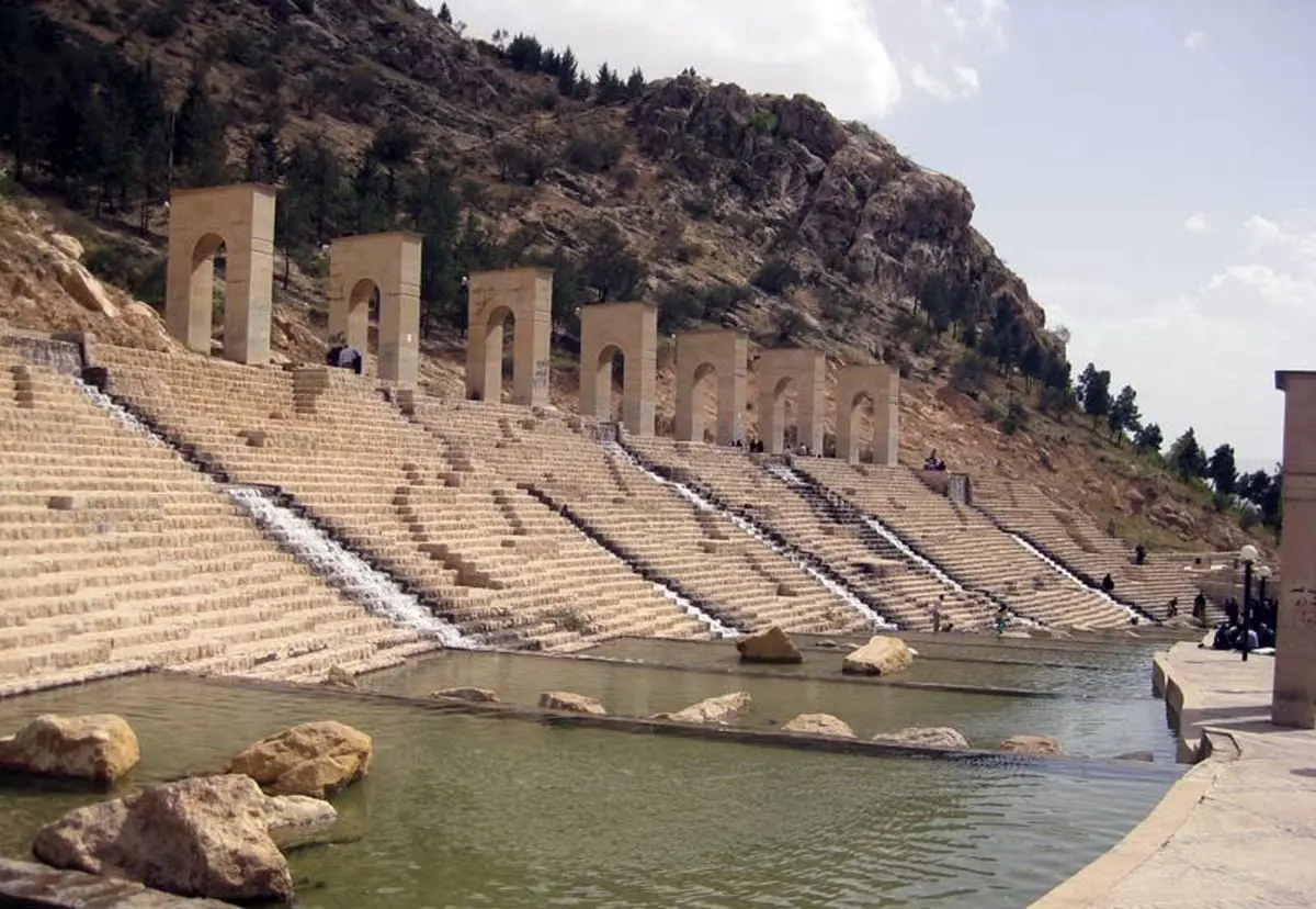 "کوهپیمایی بسیجیان شیراز در تنگ الله اکبر برگزار می‌شود"