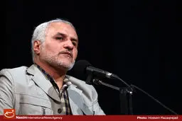 حسن عباسی و حسن رحیم‌پور ازغدی در جمع سینماگران سخنرانی می‌کنند