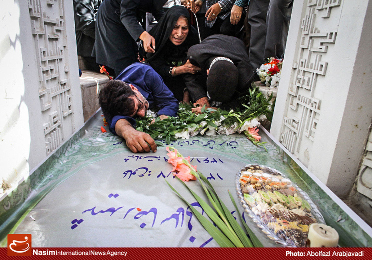 گزارش تصویری:: گرامیداشت شهید احراز هویت شده مدفون در دانشگاه امیرکبیر