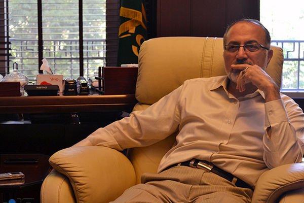 محمد جهرمی: خود بانک مرکزی بنگاه‌داری می‌کند