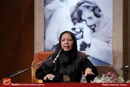 همسر شهید آوینی: روبرو شدن با امام(ره) افکار شهید را منقلب کرد