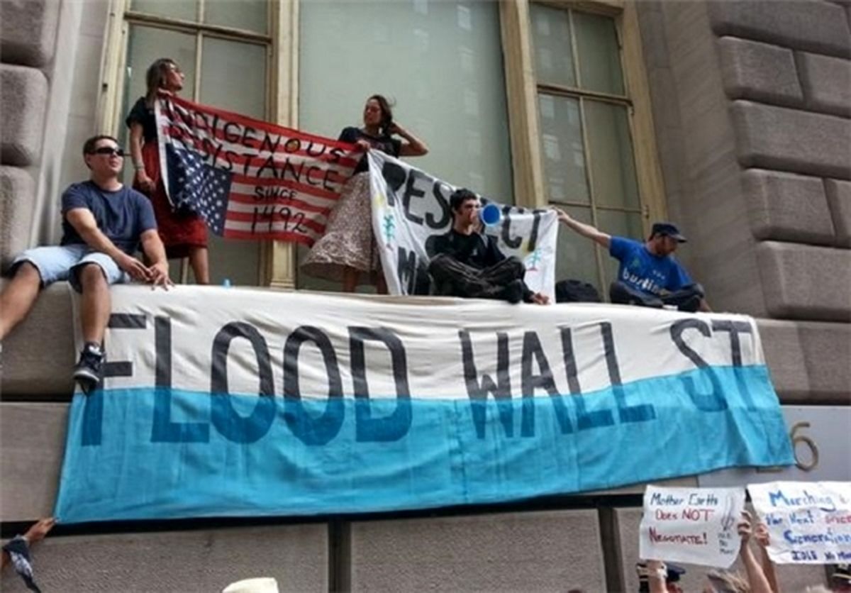 پلیس آمریکا بیش از ۱۰۰  معترض به تغییرات آب و هوایی را بازداشت کرد
