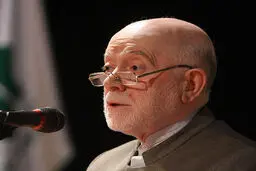 حبیبی: خوب بود رئیس‌جمهور پاسخ گستاخی‌های نخست وزیر انگلیس را می‌داد