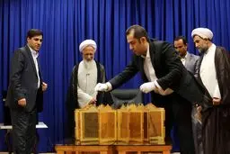 نخستین قرآن مطلای مرقع جهان رونمایی شد