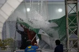 بارش باران مسابقات قایقرانی را به تعویق انداخت