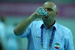 سرمربی تیم ملی هندبال: بازیکنانم اشتباهات فنی زیادی داشتند و کمی عصبی بودند