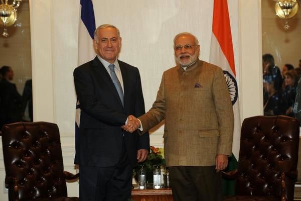 نخست‌وزیر رژیم صهیونیستی با همتای هندی خود دیدار و درباره روابط دو جانبه گفتگو کرد