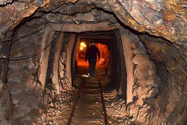 مدیرکل اقتصادی استانداری سیستان و بلوچستان: ذخایر معدنی فراوانی در استان وجود دارد