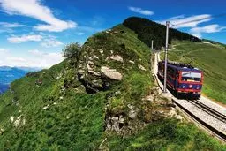 نخستین قطار گردشگران اروپایی امروز از مرز ریلی رازی وارد ایران می‌شود