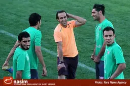 علی کریمی: با جواد نکونام در نفت همبازی بودم