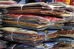 رئیس اتحادیه پیراهن‌دوزان و پیراهن‌فروشان تهران:  قاچاق لباس‌های خارجی به ایران رونق گرفت