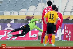 سپاهان در نیمه نخست برابر پرسپولیس متوقف شد