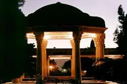 استاد دانشگاه شیراز: حافظ و سعدی زیرساخت‌های فرهنگی پولادین دارند