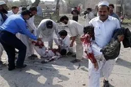 تلفات انفجار اتوبوس در شمال غربی پاکستان به بیش از ۲۰ کشته و زخمی افزایش یافت